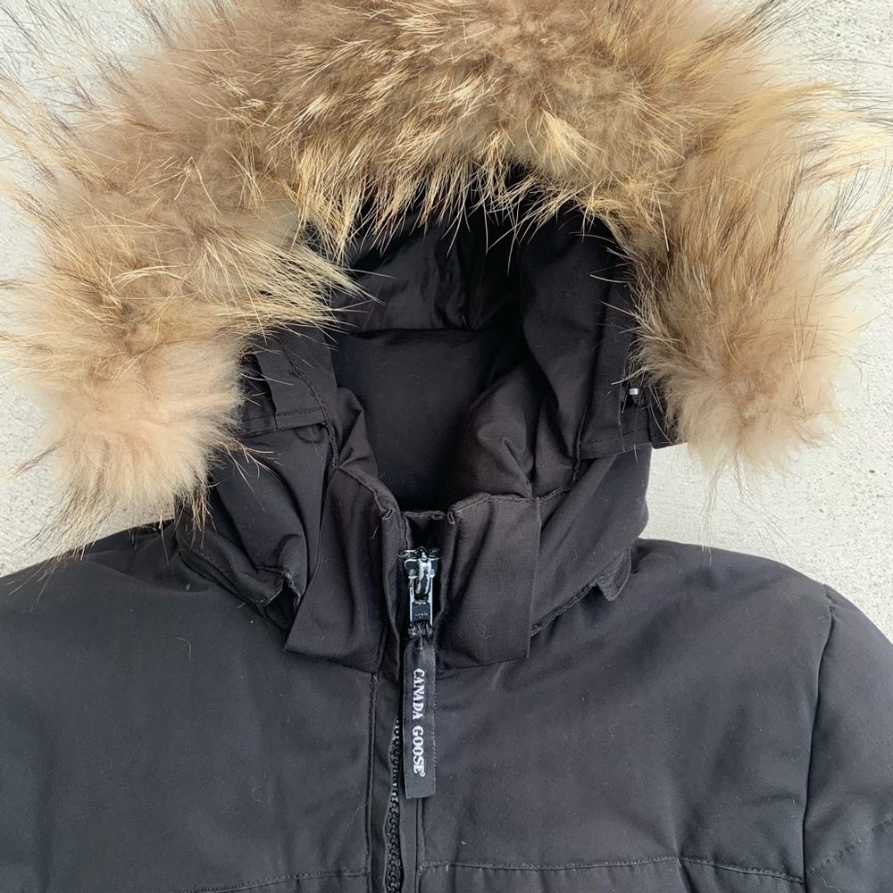 Canada Goose Womens Parka Size Small - Picture 6 of 16